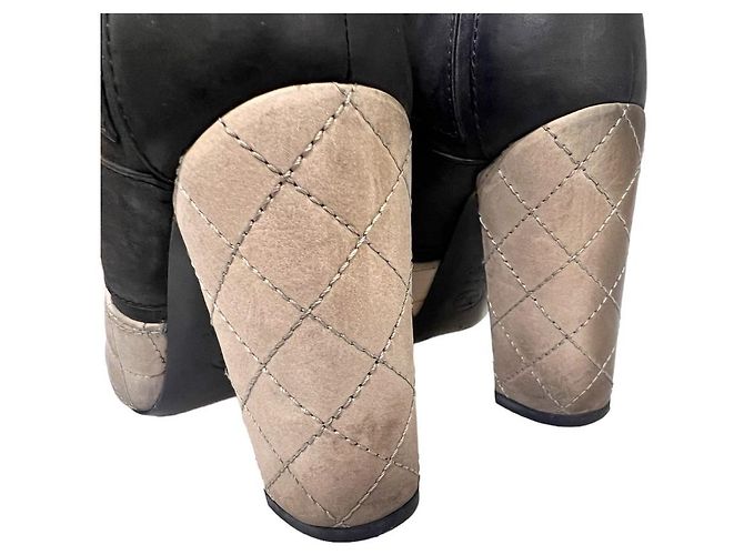 Chanel Botín de mujer acolchado con tacón Castaño - vista 7