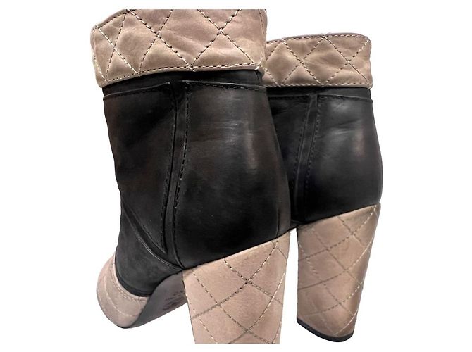 Chanel Botín de mujer acolchado con tacón Castaño - vista 8