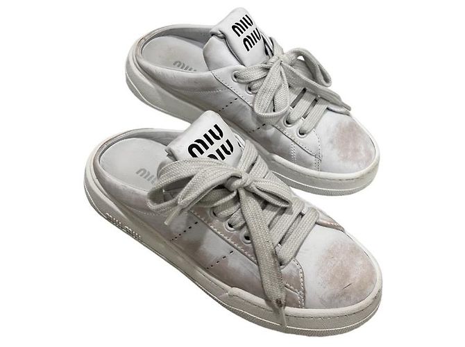 Miu Miu Sneakers in pelle sbiancata per donne bianche Bianco - vista 3