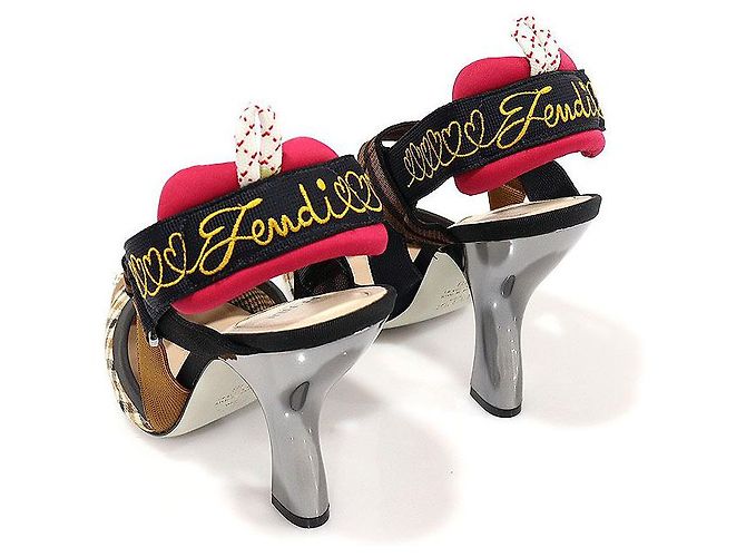Fendi Scarpe con tacco slingback Colibri in lana multicolore per donne - vista 5