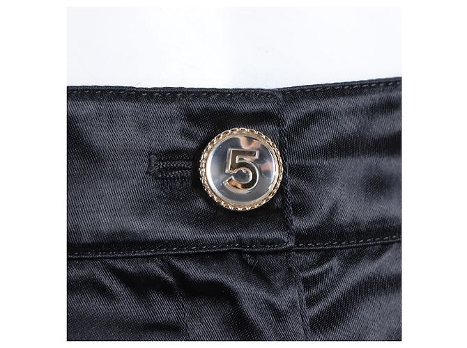 Pantalones cortos Chanel Negro - vista 4
