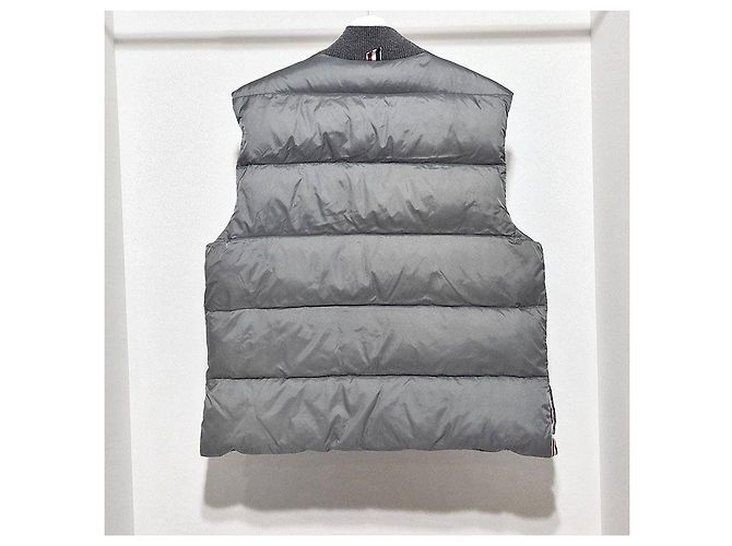 Thom Browne Colete acolchoado de nylon mate com enchimento de plumas Marrom - vista 3