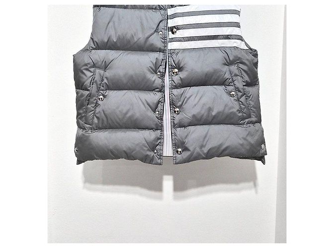 Thom Browne Colete acolchoado de nylon mate com enchimento de plumas Marrom - vista 5