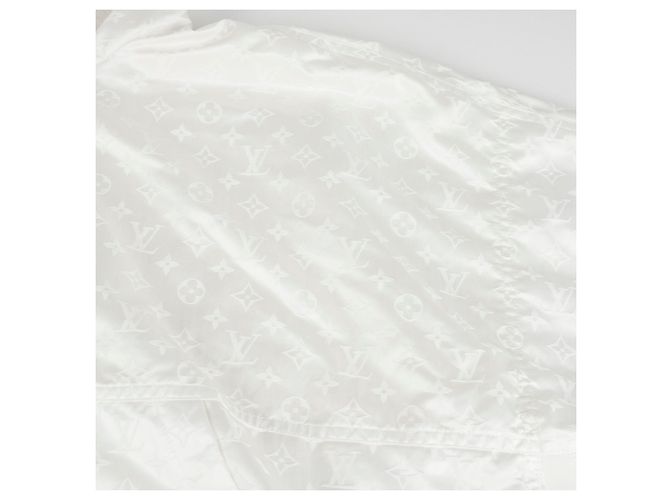 Louis Vuitton Kurze Parkajacke mit glänzendem Monogramm Größe Weiß - Ansicht 7