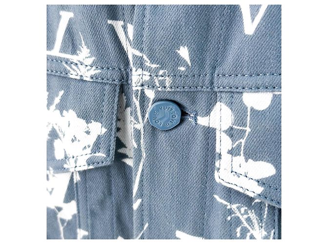 Louis Vuitton Herren Denim Truckerjacke mit Multi-Logo DNA Leaf Blau - Ansicht 4