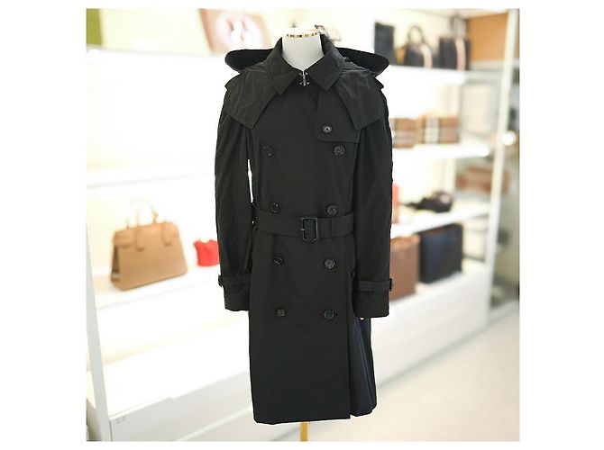 Burberry Trenchcoat aus Polyester Schwarz mit Kapuze Regenmantel - Ansicht 2