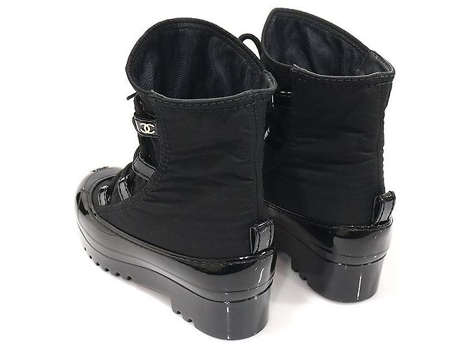 Chanel Stivali da neve con lacci da donna in nylon lucido nero con piattaforma - vista 5