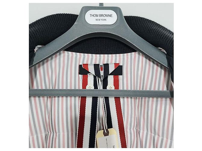 Thom Browne Chaqueta Bombardera Oversized de Plumas de Ganso con Rayas Carbón - vista 7