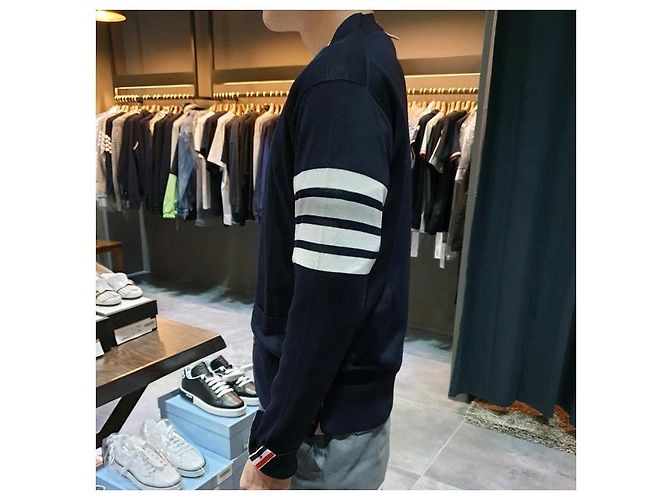 Thom Browne Cardigan in lana merino a righe diagonali blu navy - vista 14