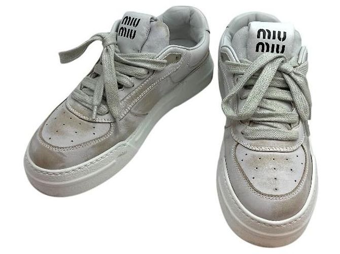 Miu Miu Sneakers da donna in shearling sbiancato Bianco - vista 2