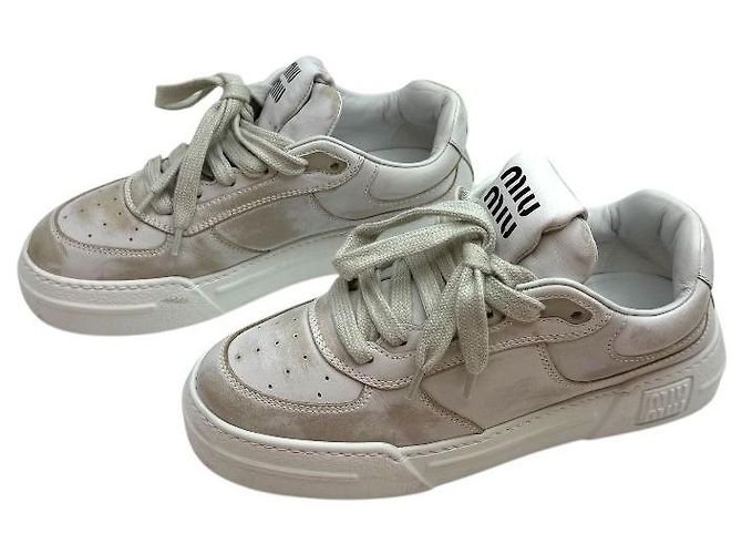 Miu Miu Sneakers da donna in shearling sbiancato Bianco - vista 4