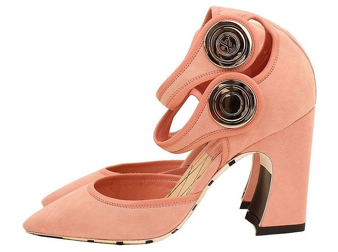 Louis Vuitton Sandali con cinturino alla caviglia in suede rosa e logo LV in argento - vista 3