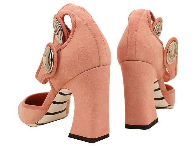 Louis Vuitton Sandali con cinturino alla caviglia in suede rosa e logo LV in argento - vista 5