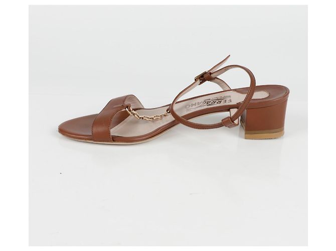 Salvatore Ferragamo Riemchen-Pumps Größe - Ansicht 3