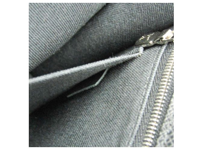 Pochette Veraiya en Taiga de Louis Vuitton Gris - vue 12