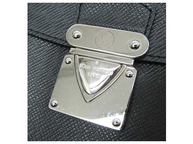 Pochette Veraiya en Taiga de Louis Vuitton Gris - vue 8
