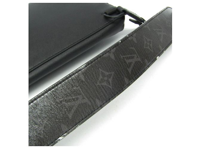 Messenger PM Dark Infinity Louis Vuitton M52176 Nero - vista 10