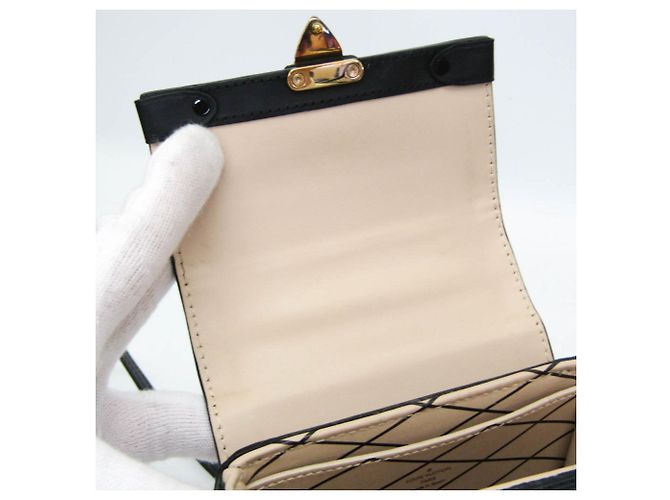 Borsa a Spalla Verticale Epi Trunk di Louis Vuitton Nero - vista 13