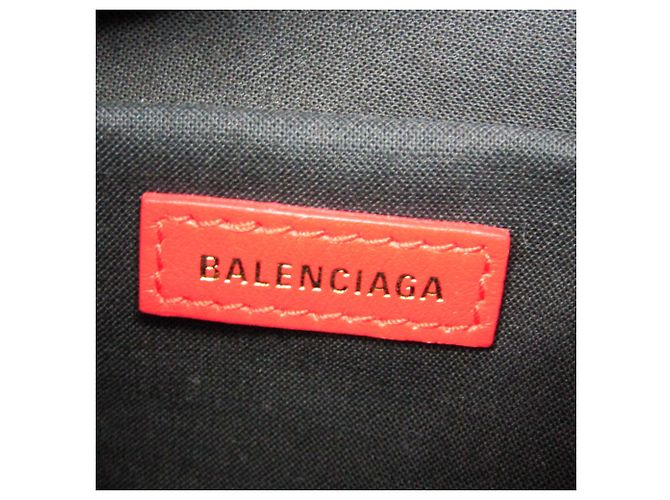 Everyday Borsa B Bucket di Balenciaga 600327 Rosso - vista 13