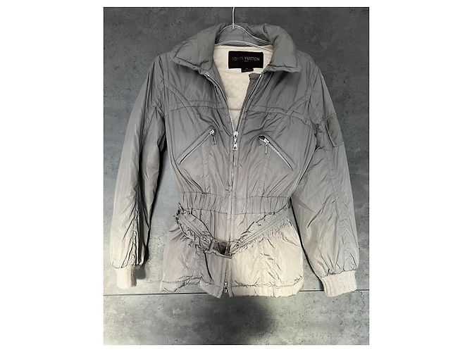 Hermosa chaqueta de invierno estilo doudoune de lujo Louis Vuitton original Caqui - vista 2