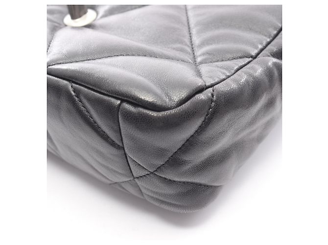 Borsa a spalla matelassé Chanel 19 Disneuf Nero - vista 7