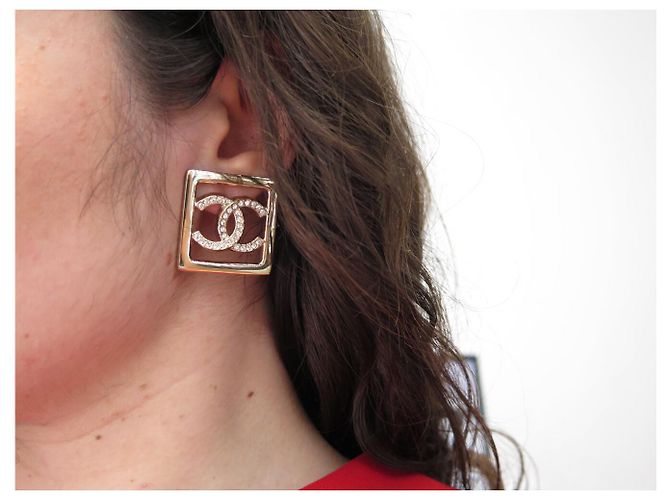 NUOVE ORECCHINI CHANEL LOGO CC QUADRATO STRASS ORO D'oro - vista 10
