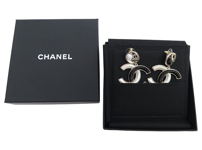 NEUE CHANEL LOGO CC & CHA NEL METALL-OHRRINGE Golden - Ansicht 11