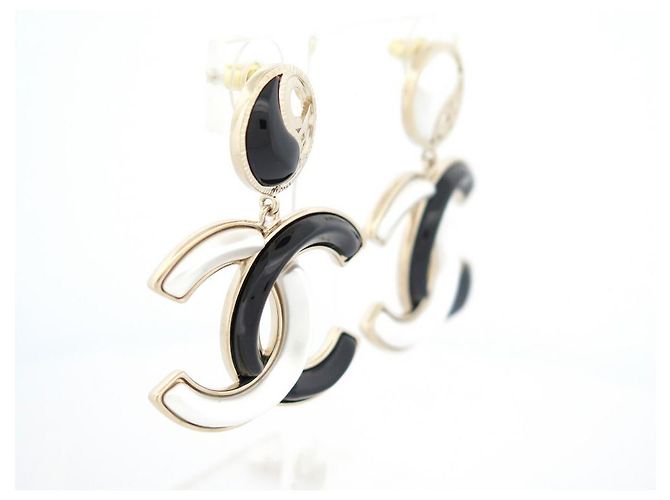 NEUE CHANEL LOGO CC & CHA NEL METALL-OHRRINGE Golden - Ansicht 3