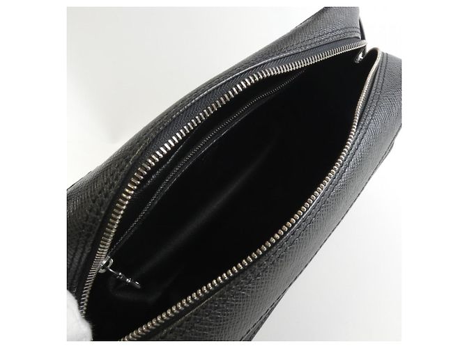Borsa a Spalla Taiga Nile di Louis Vuitton Grigio - vista 9