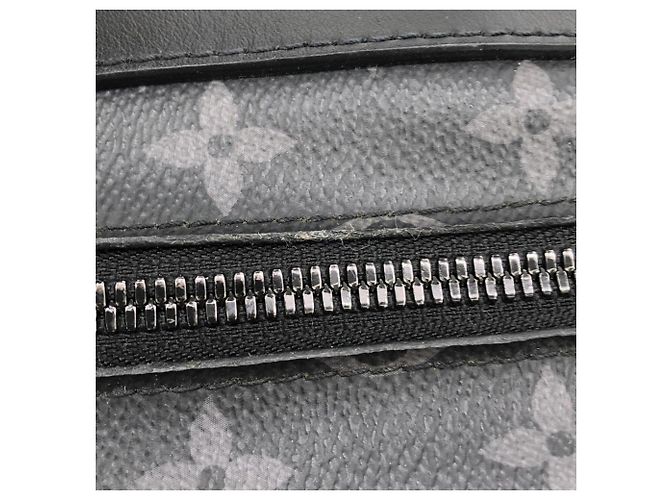 Bolso de Hombro Soft Trunk Monogram Eclipse de Louis Vuitton Negro - vista 3