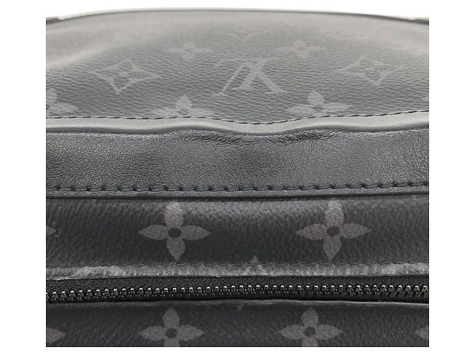 Bolso de Hombro Soft Trunk Monogram Eclipse de Louis Vuitton Negro - vista 4