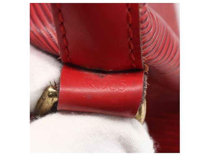 Louis Vuitton Petit Noe Epi Leather Medium Rosso - vista 7