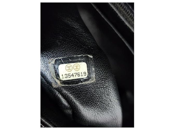 Chanel Schwarze Gepolsterte Lackleder Maxi Klassische Einzelflap-Tasche - Ansicht 3