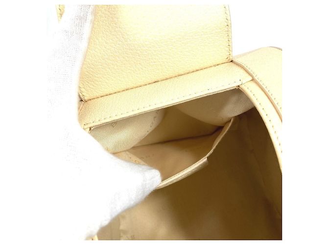 Bulgari Borsa a spalla a forma di tamburo con pattina logo BVLGARI B-ZERO1 Bianco - vista 14