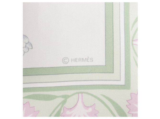 Fazzoletto Hermès Carré 90 "OEillets sauvages e altri Caryophyllees" in seta verde - vista 5