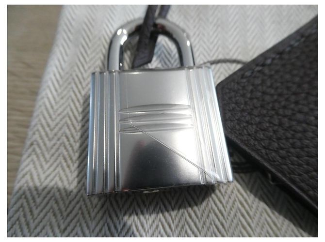 lucchetto autentico Hermès con la sua campanella e tirante per borsa Hermès a tracolla alta ch Cioccolato Silver hardware - vista 3
