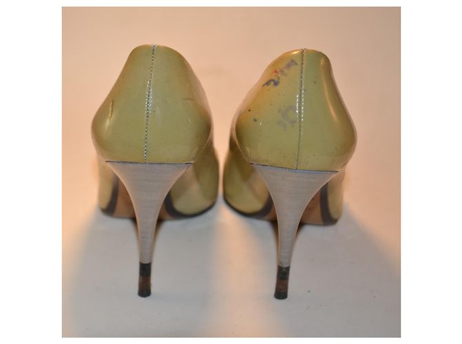 Fendi Pumps aus Lackleder beige Größe 36 - Ansicht 4