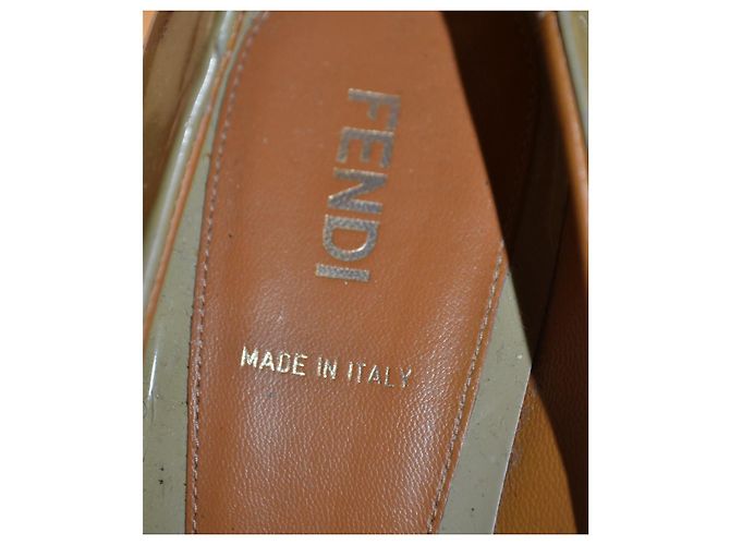 Fendi Pumps aus Lackleder beige Größe 36 - Ansicht 7