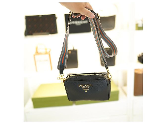 Vitello Prada Borsa a tracolla per fotocamera in pelle nera per donne Nero - vista 20
