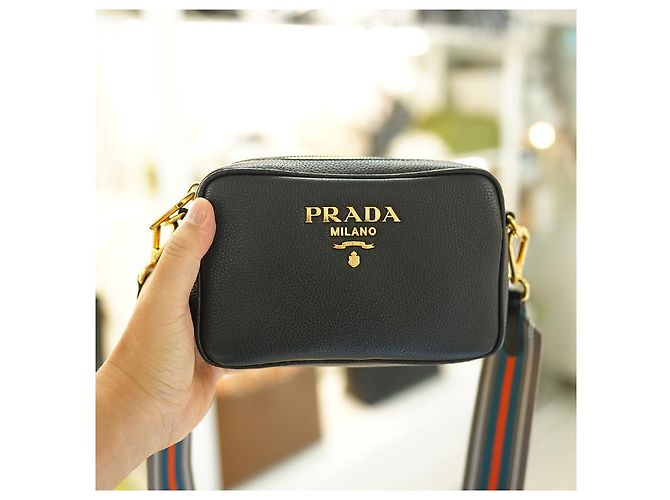 Vitello Prada Borsa a tracolla per fotocamera in pelle nera per donne Nero - vista 23