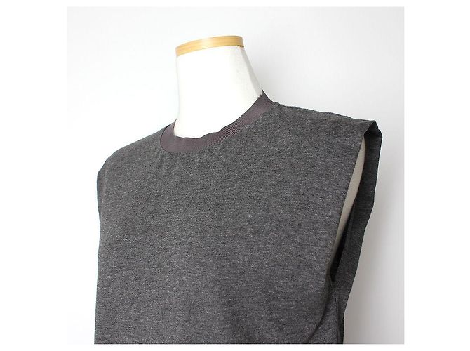 Alice + Olivia Ärmelloses T-Shirt in Anthrazitgrau Ellis Olivia Braun - Ansicht 4