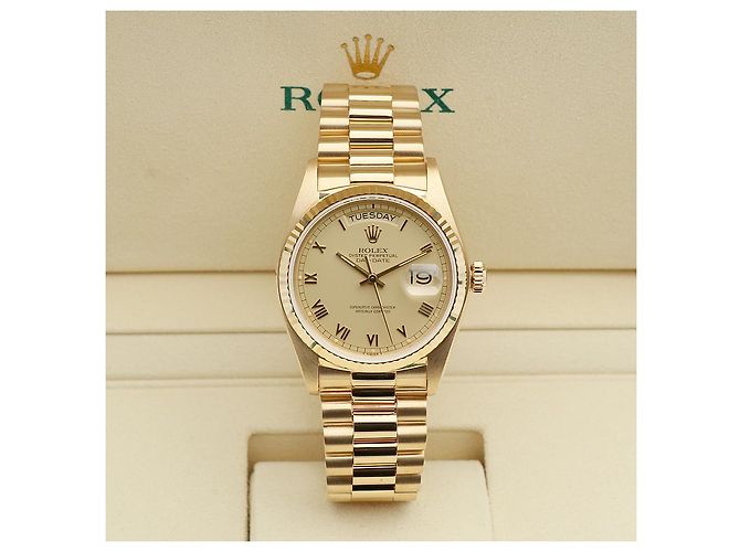 Rolex Orologio da uomo Day-Date con quadrante romano in oro champagne opaco D'oro - vista 2