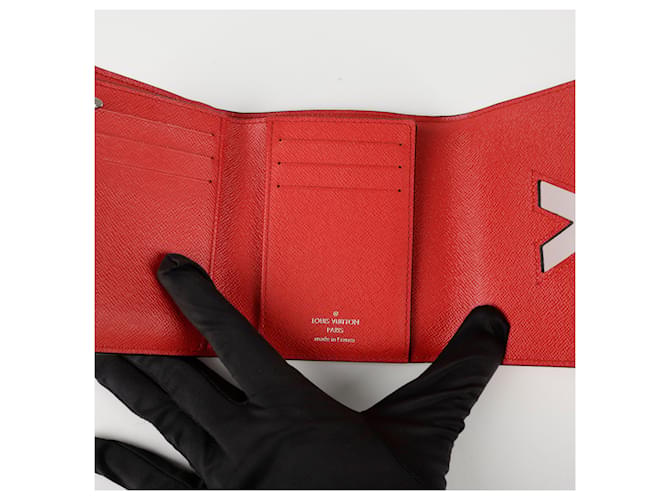 Louis Vuitton Cartera Compacta Twist Roja - vista 6
