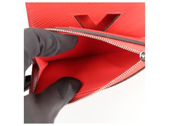 Louis Vuitton Cartera Compacta Twist Roja - vista 8