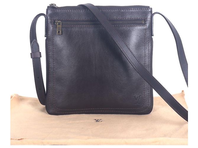 Louis Vuitton Borsa a Spalla Yuta Pouch Shony PM Porpora - vista 2