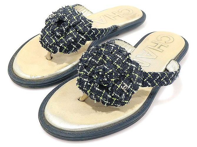 Chanel Sandali Flip Flop Camelia CC in Tweed Blu Navy - vista 3