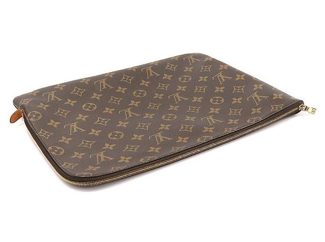 Louis Vuitton Clutch da viaggio MM in tela monogramma Marrone - vista 3