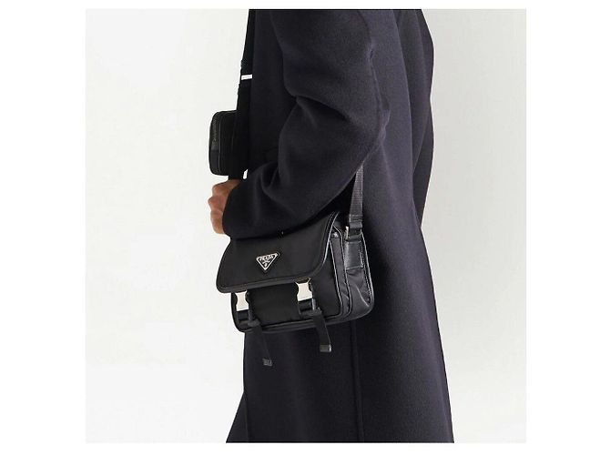 Prada Borsa a tracolla nera con logo Re-Nylon Nero - vista 7
