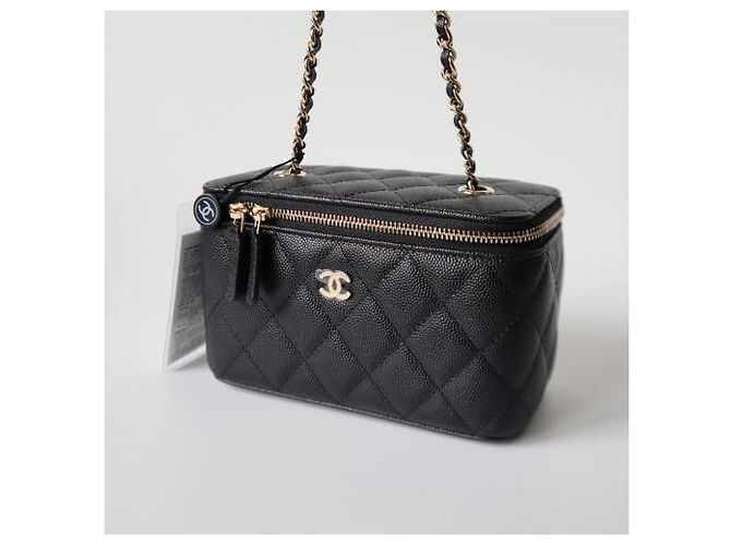 Vanity Chanel Mini bolsa cosmética rectangular en caviar negro clásico, porta tarjetas WOC - vista 2