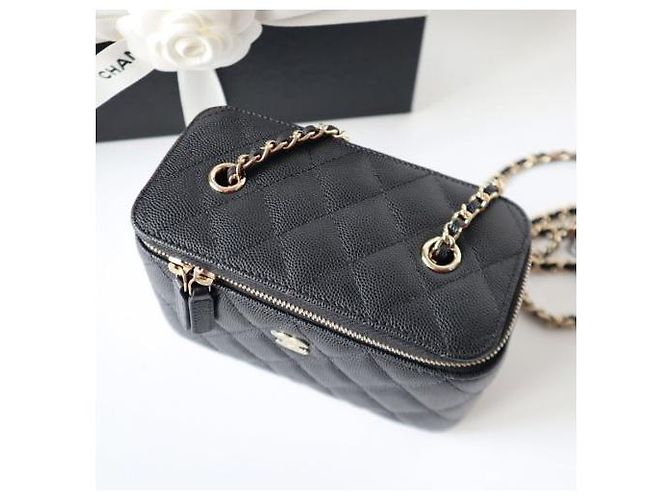 Vanity Chanel Mini bolsa cosmética rectangular en caviar negro clásico, porta tarjetas WOC - vista 4